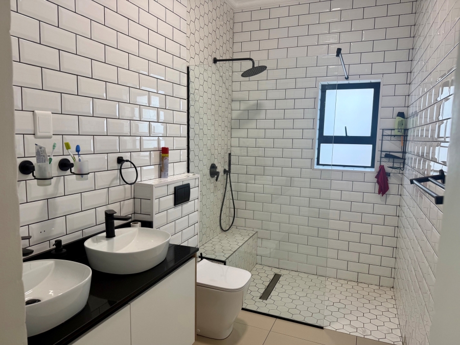5 Bedroom Property for Sale in Tafelzicht Western Cape